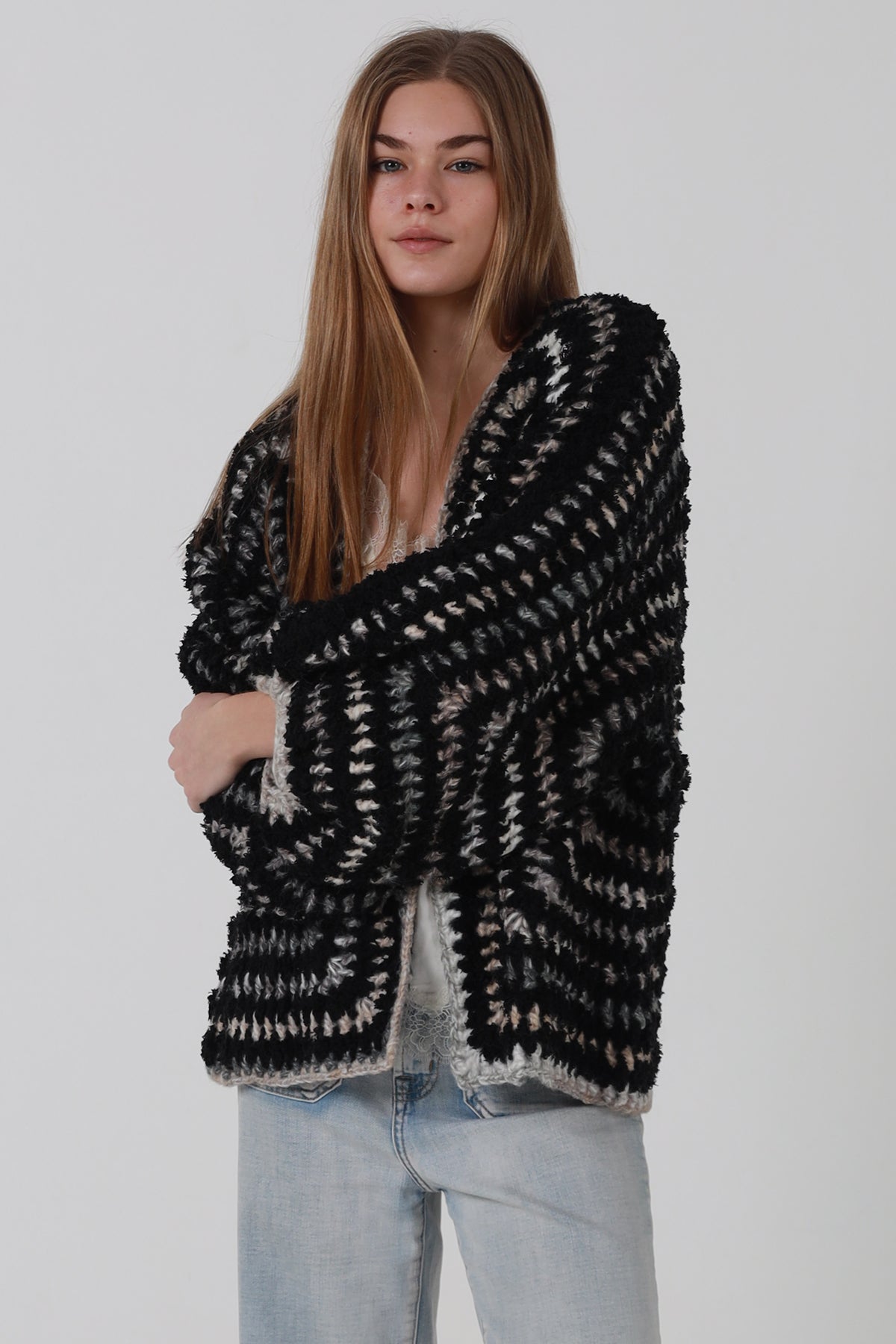HR022 Black