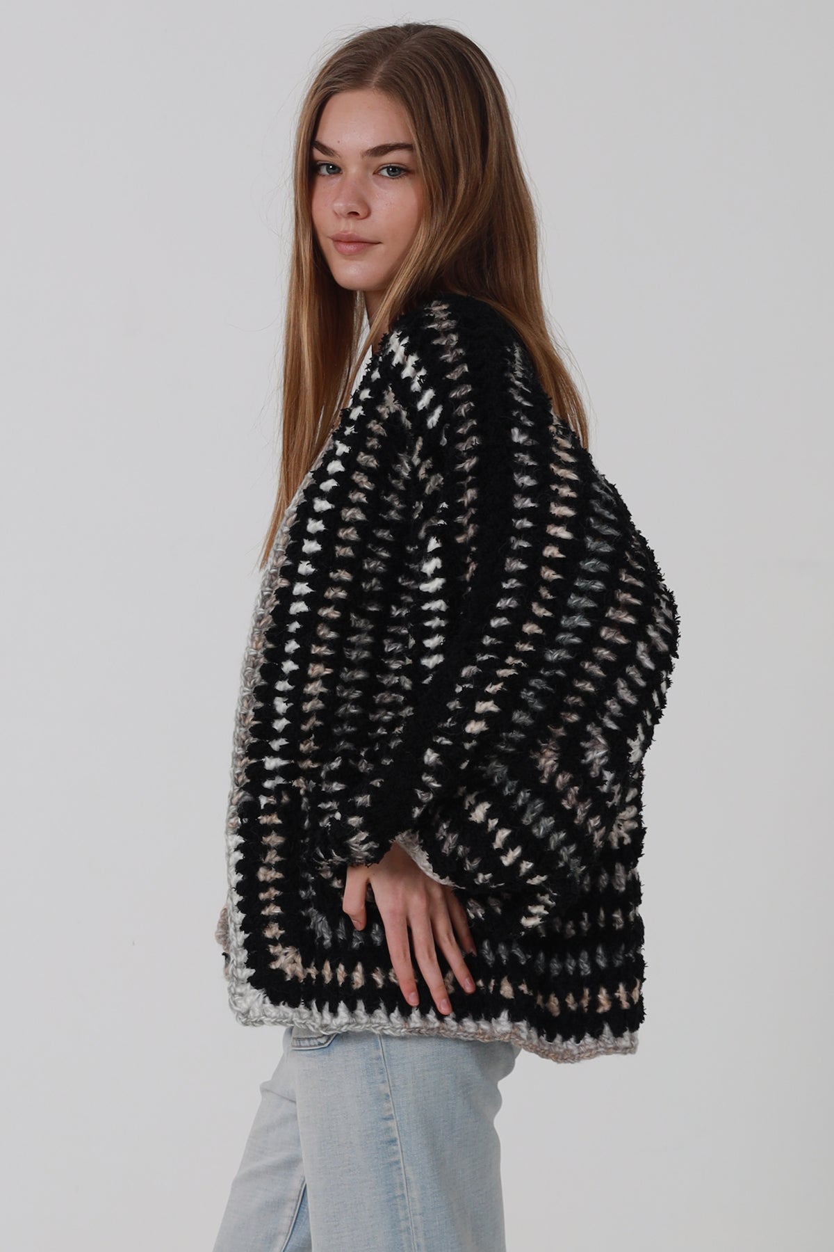 HR022 Black