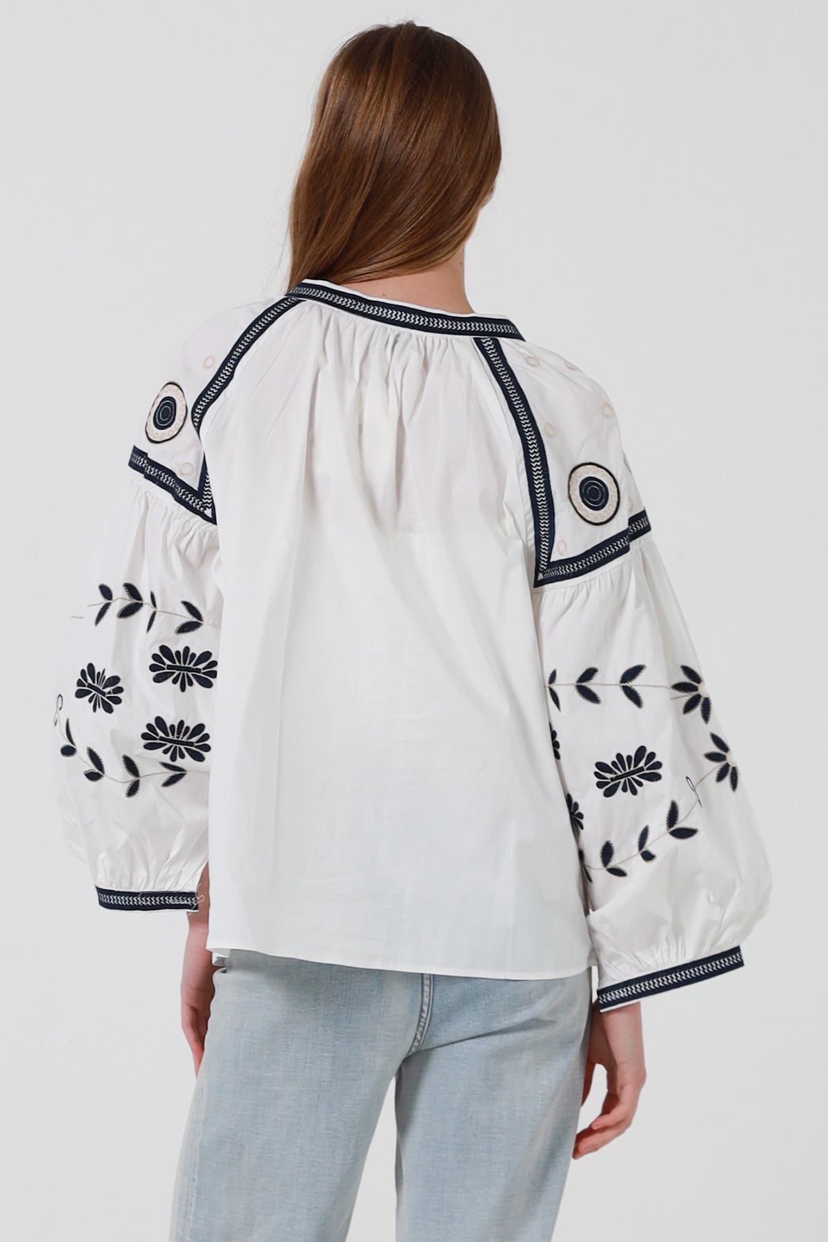 JL0001 Embroidered Top
