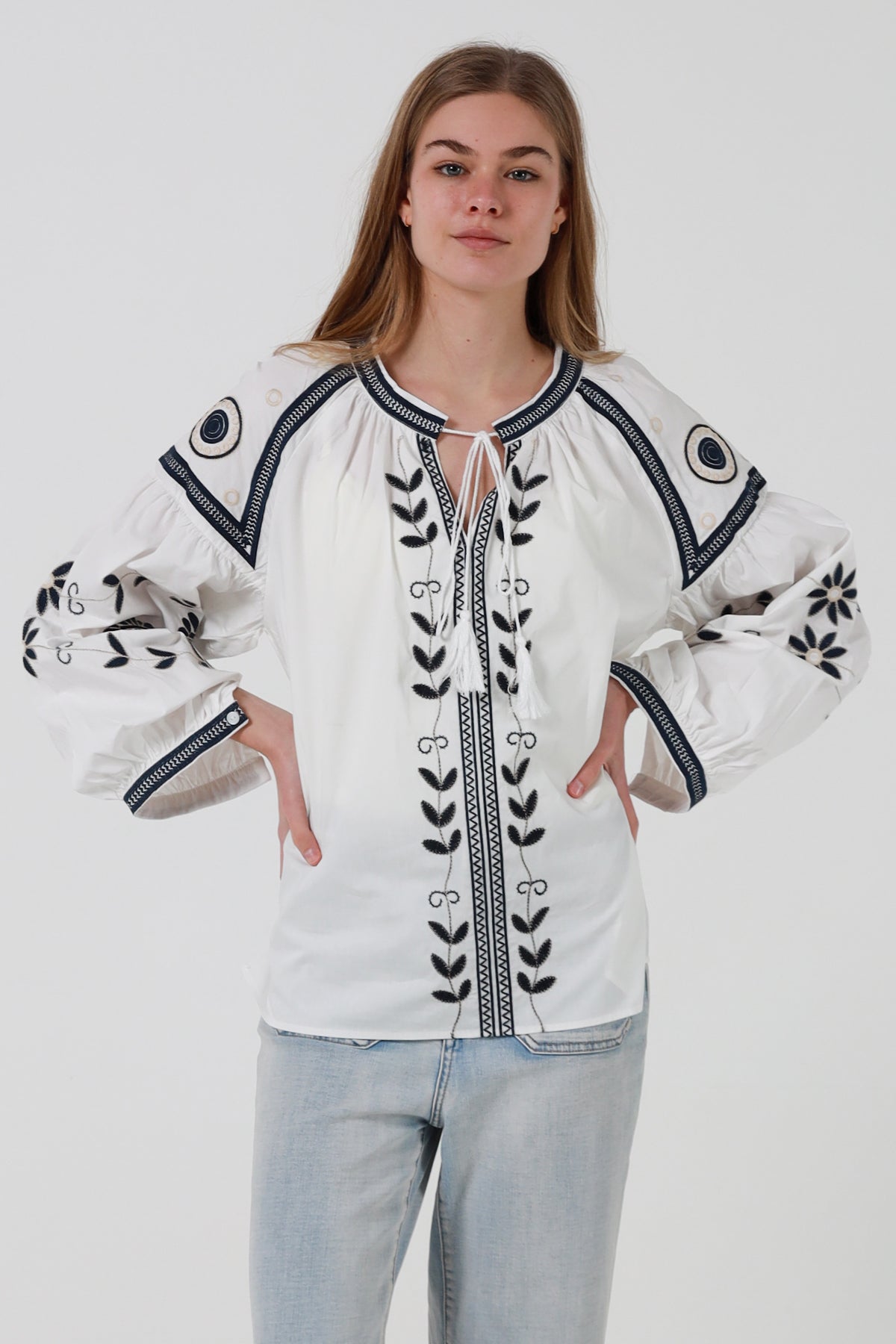 JL0001 Embroidered Top