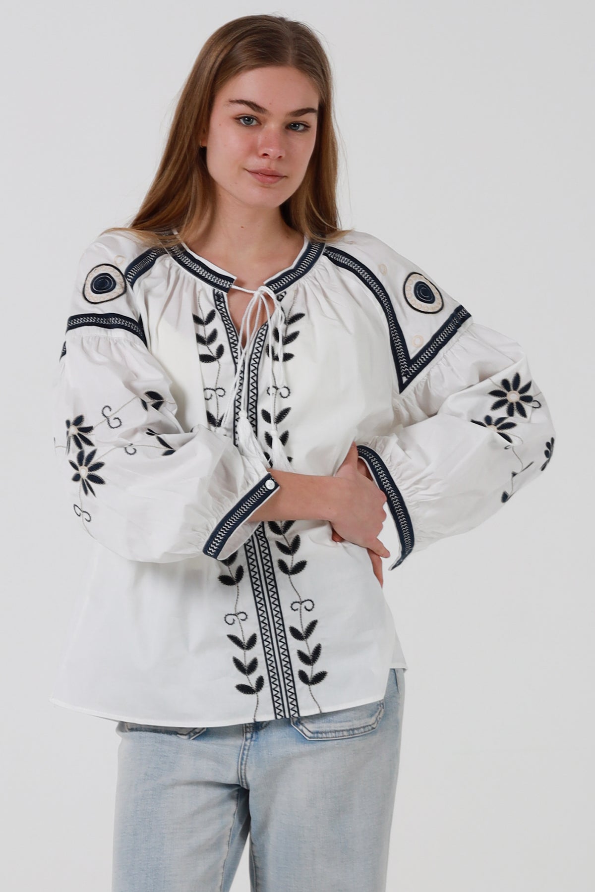 JL0001 Embroidered Top