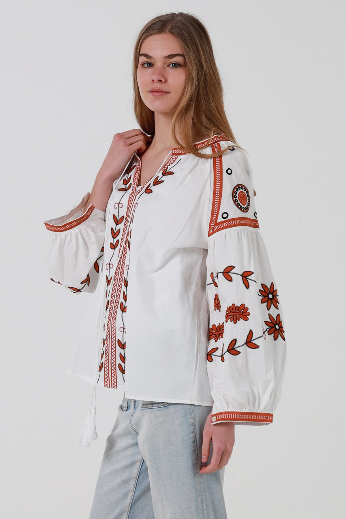 JL0002 Embroidered Top