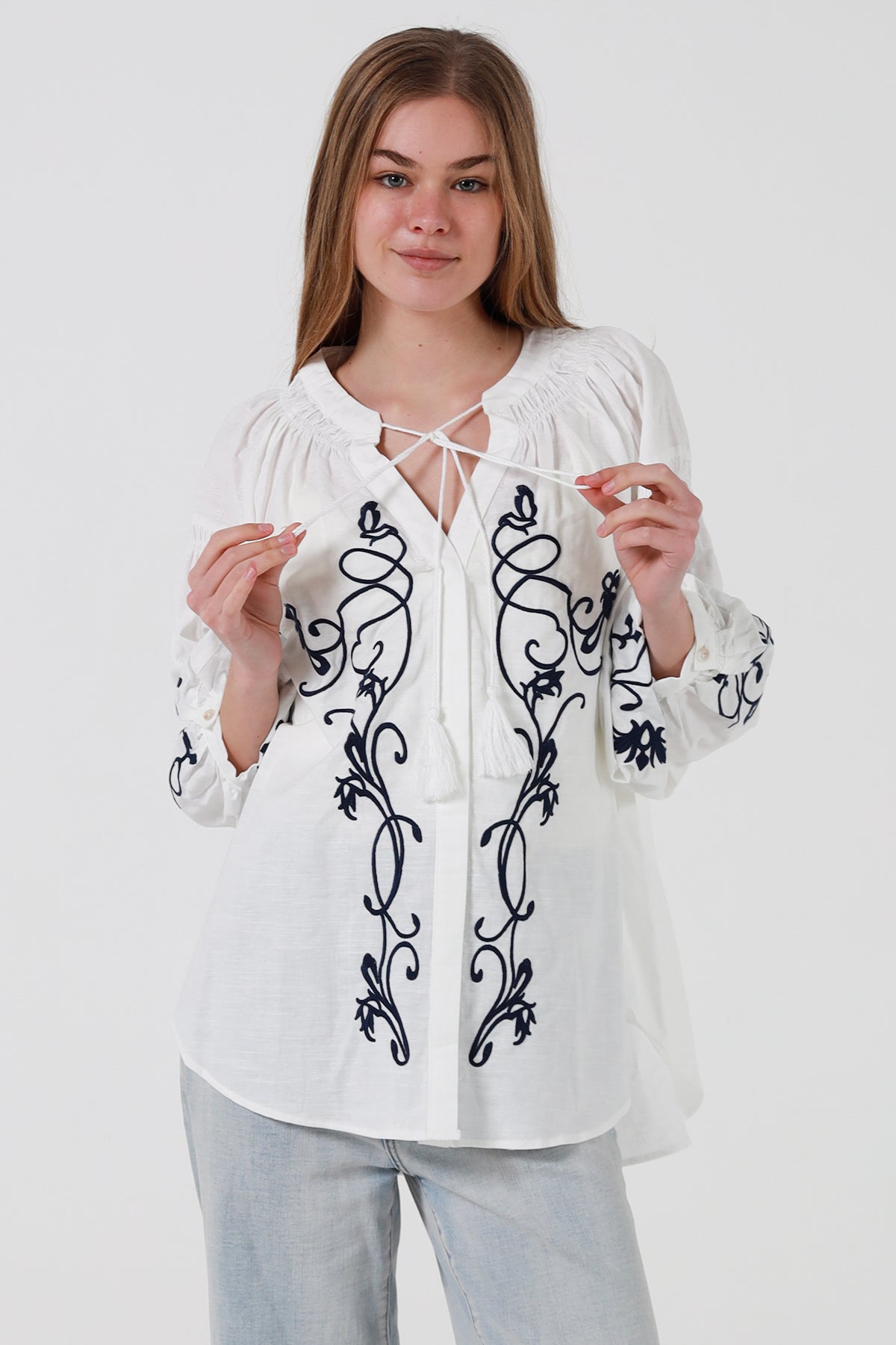 JL0003 Embroidered Top
