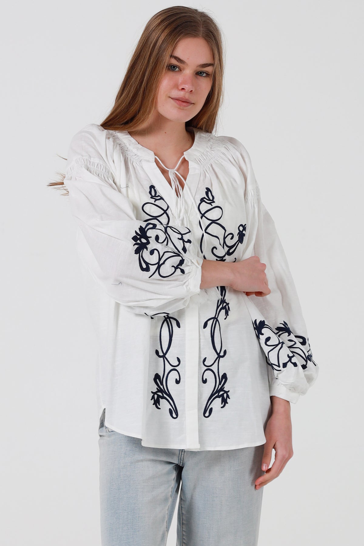 JL0003 Embroidered Top