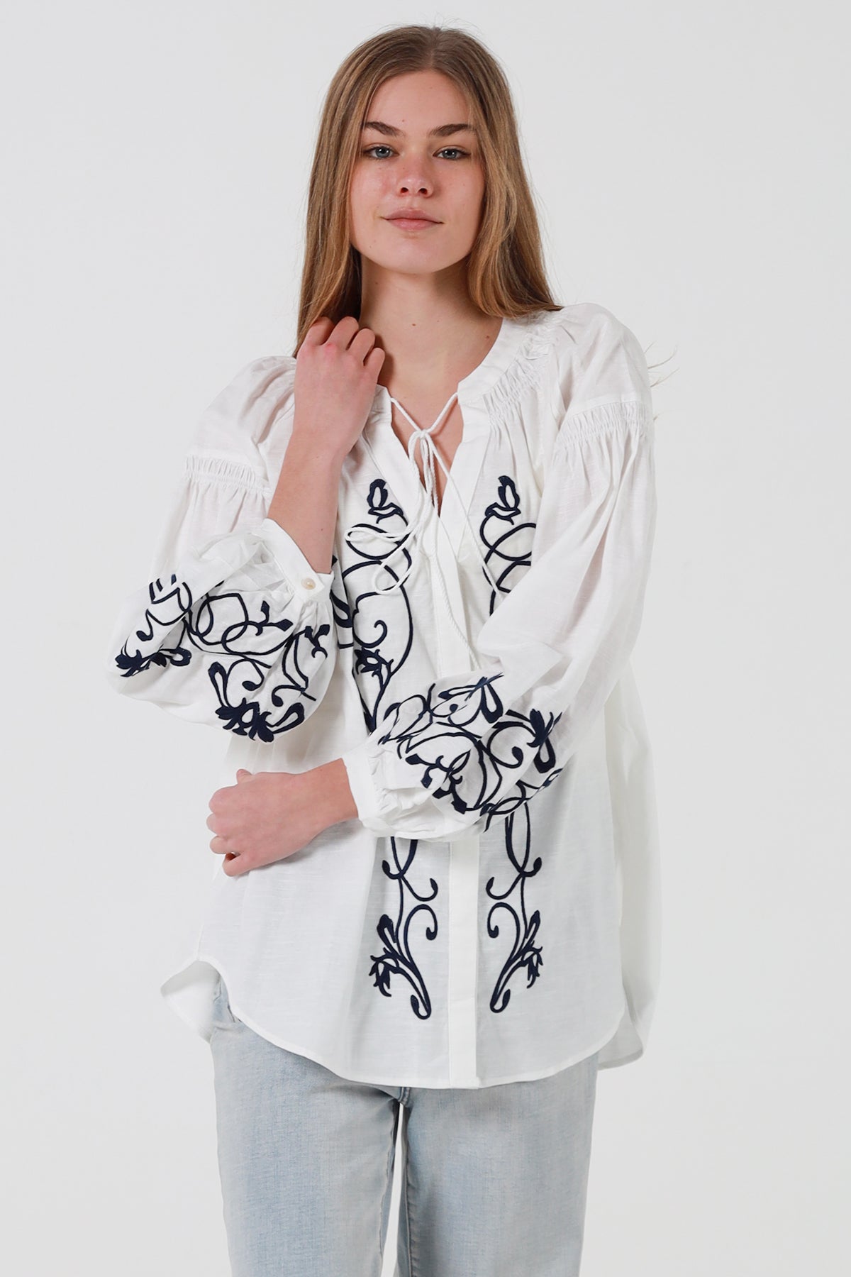 JL0003 Embroidered Top