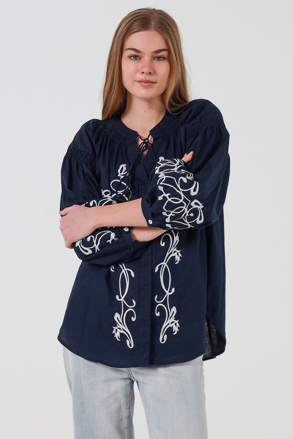 JL0004 Embroidered Top