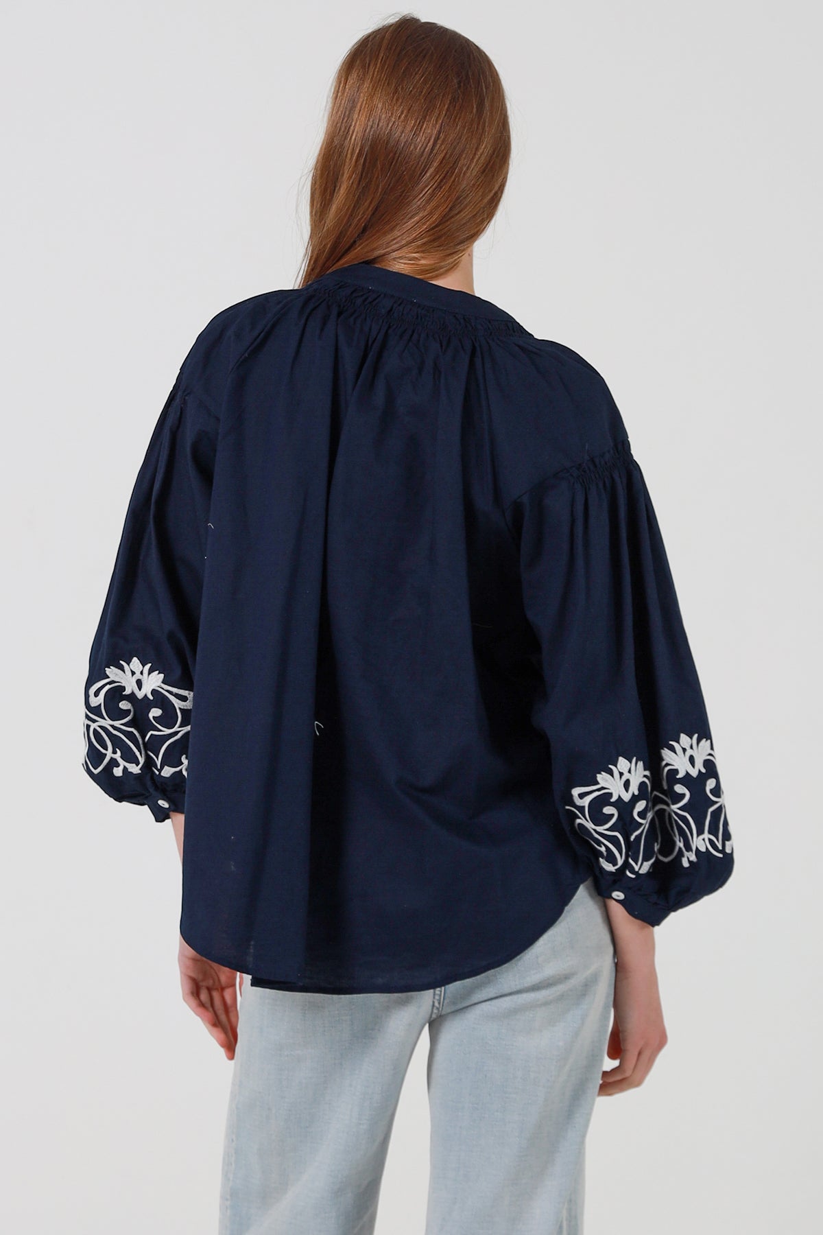 JL0004 Embroidered Top
