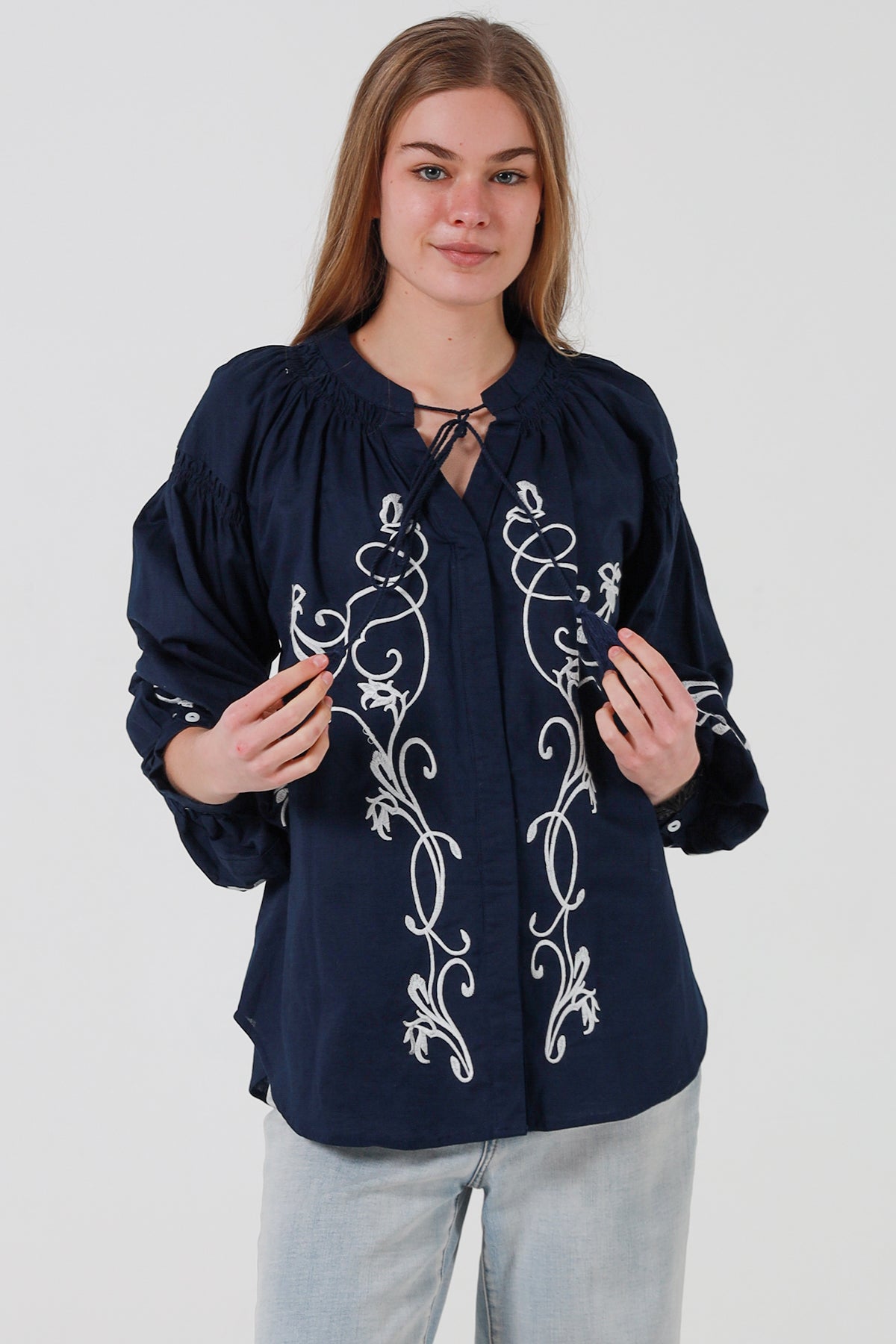 JL0004 Embroidered Top