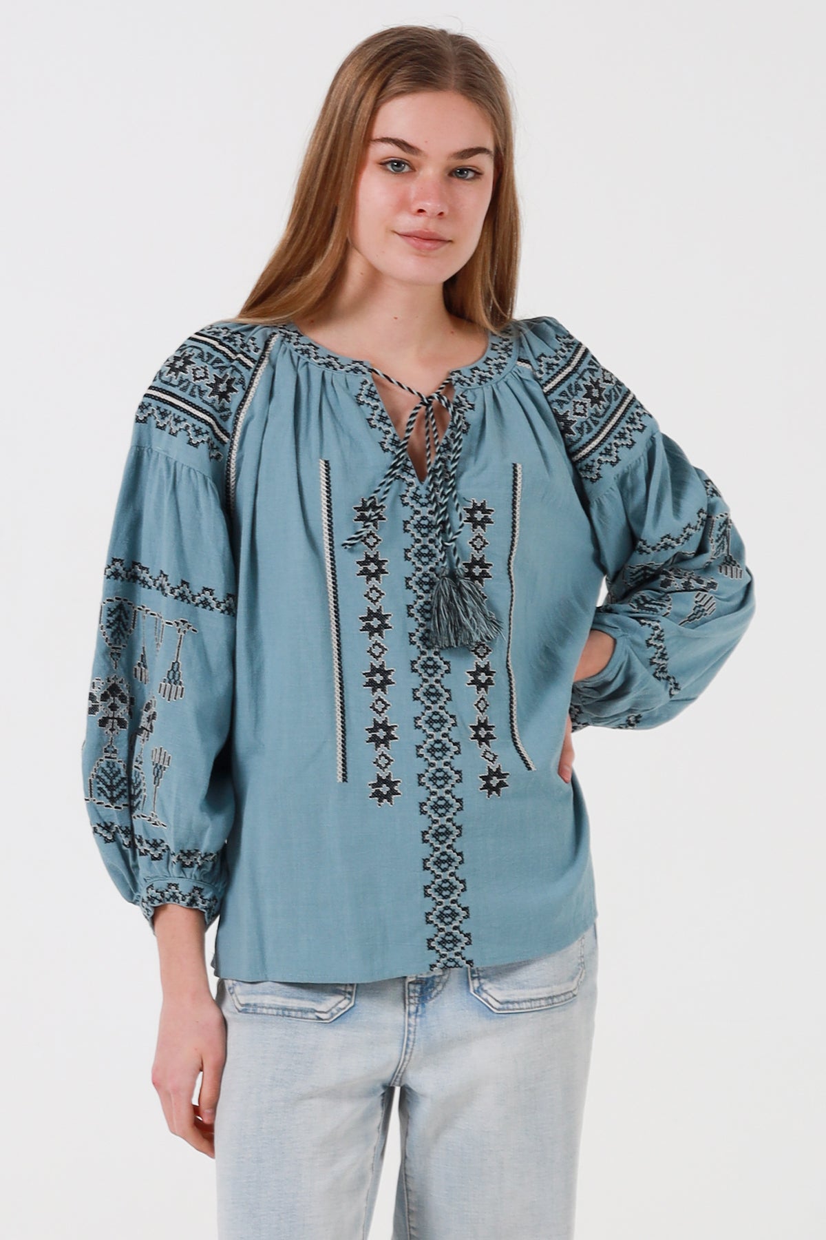 JL0006 Embroidered Top