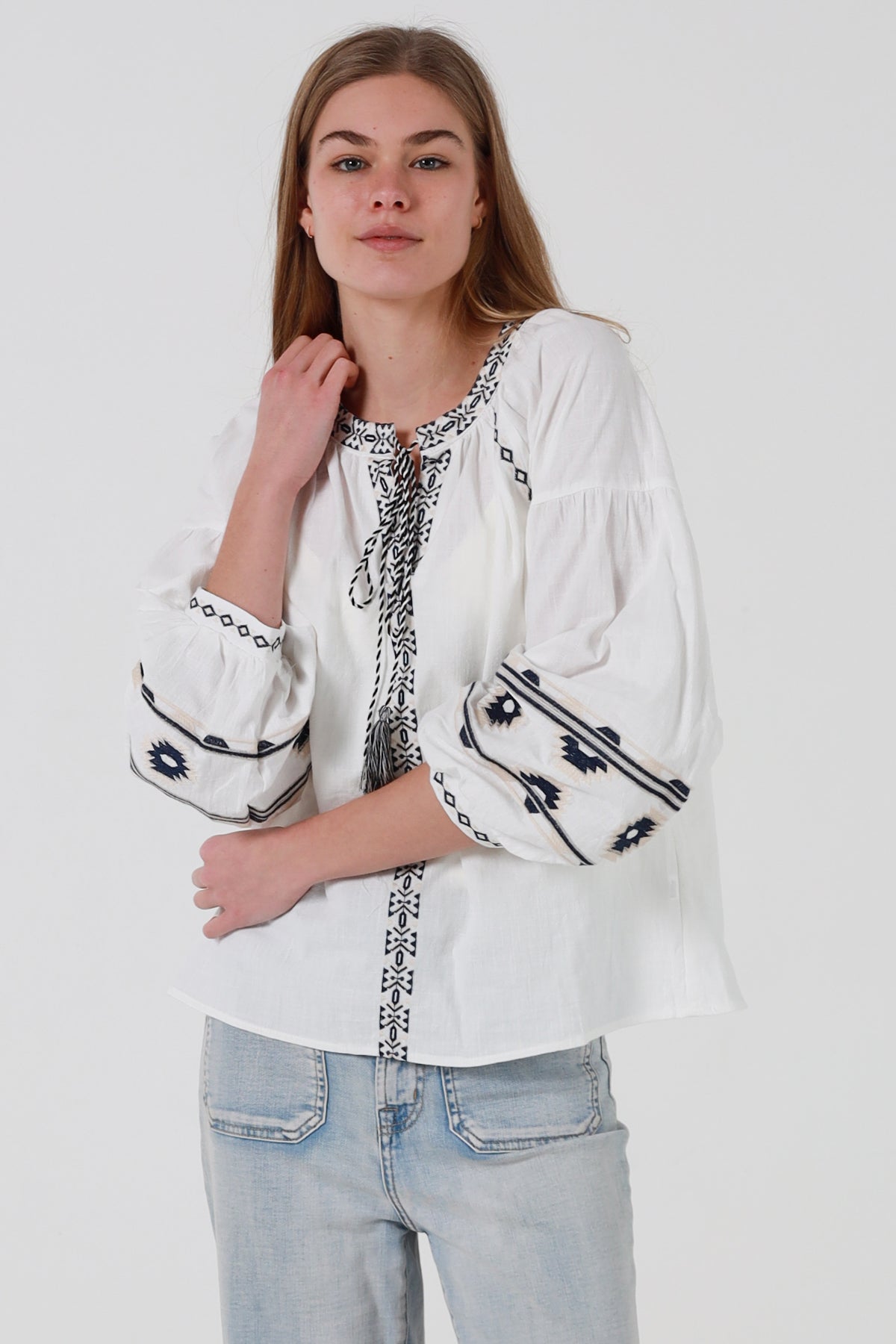 JL0007 Embroidered Top