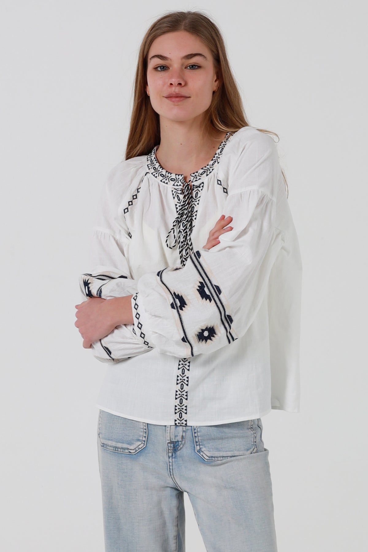 JL0007 Embroidered Top