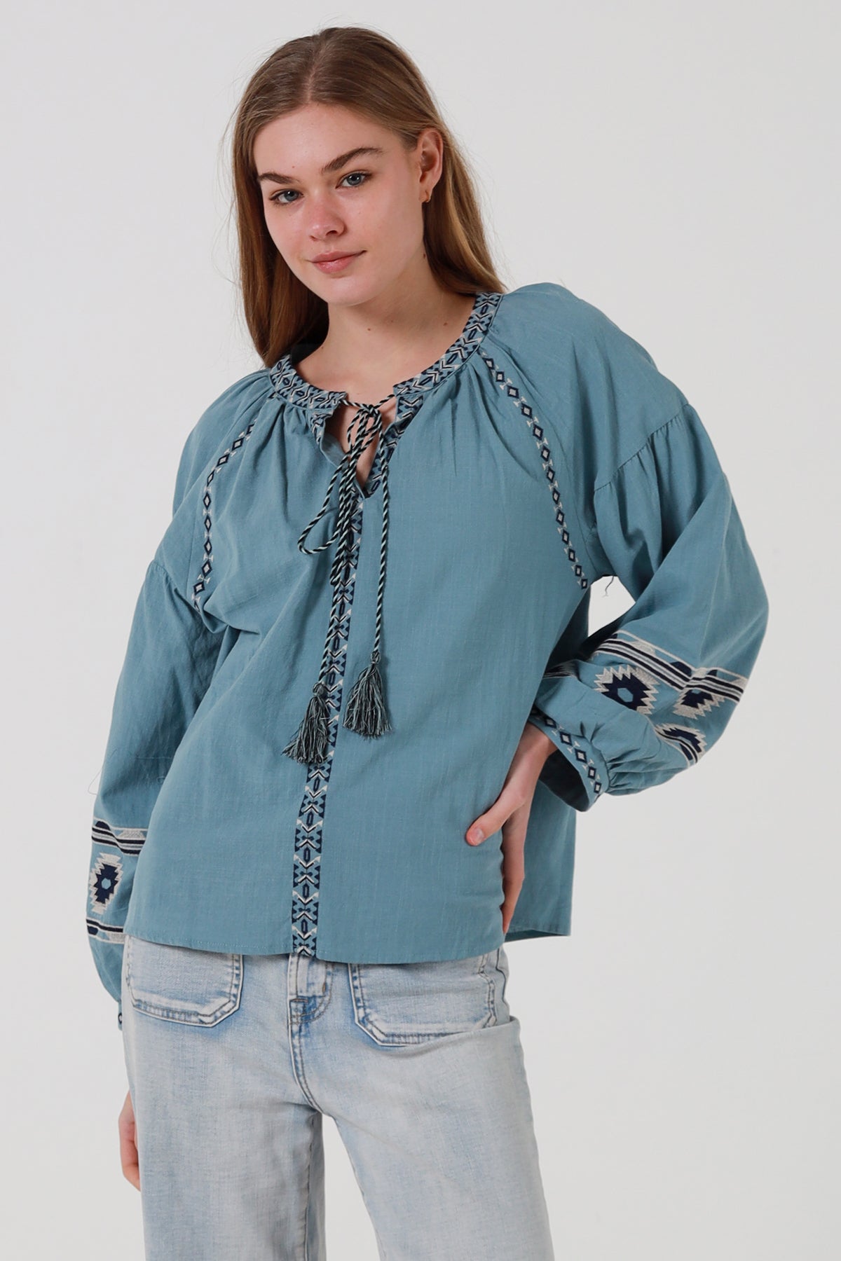 JL0008 Embroidered Top