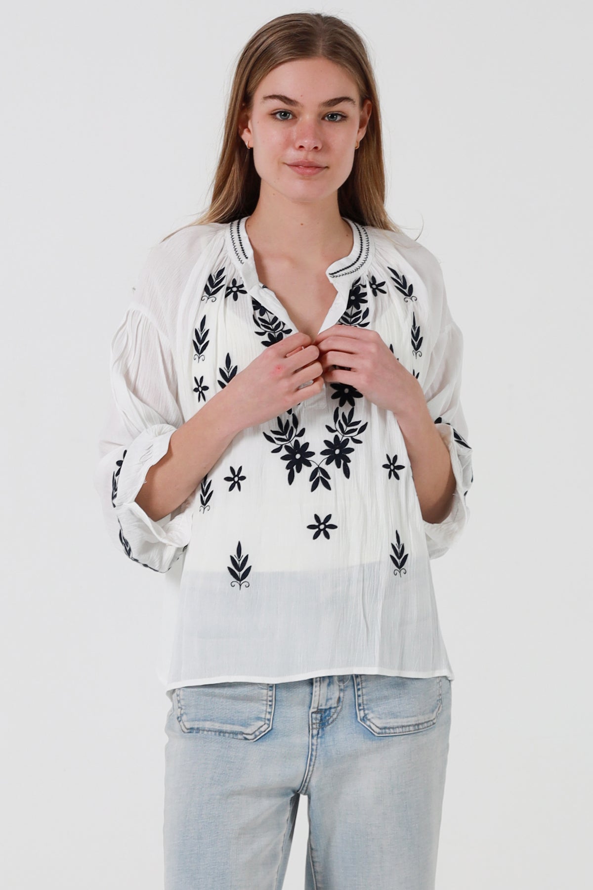 JL0009 Embroidered Top