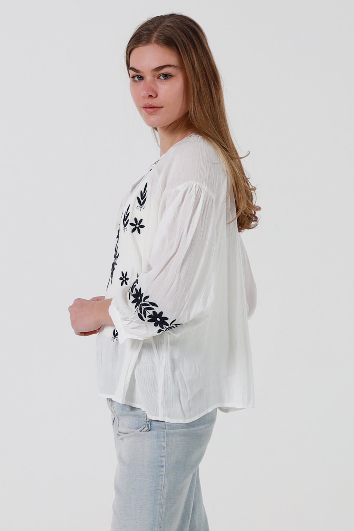 JL0009 Embroidered Top