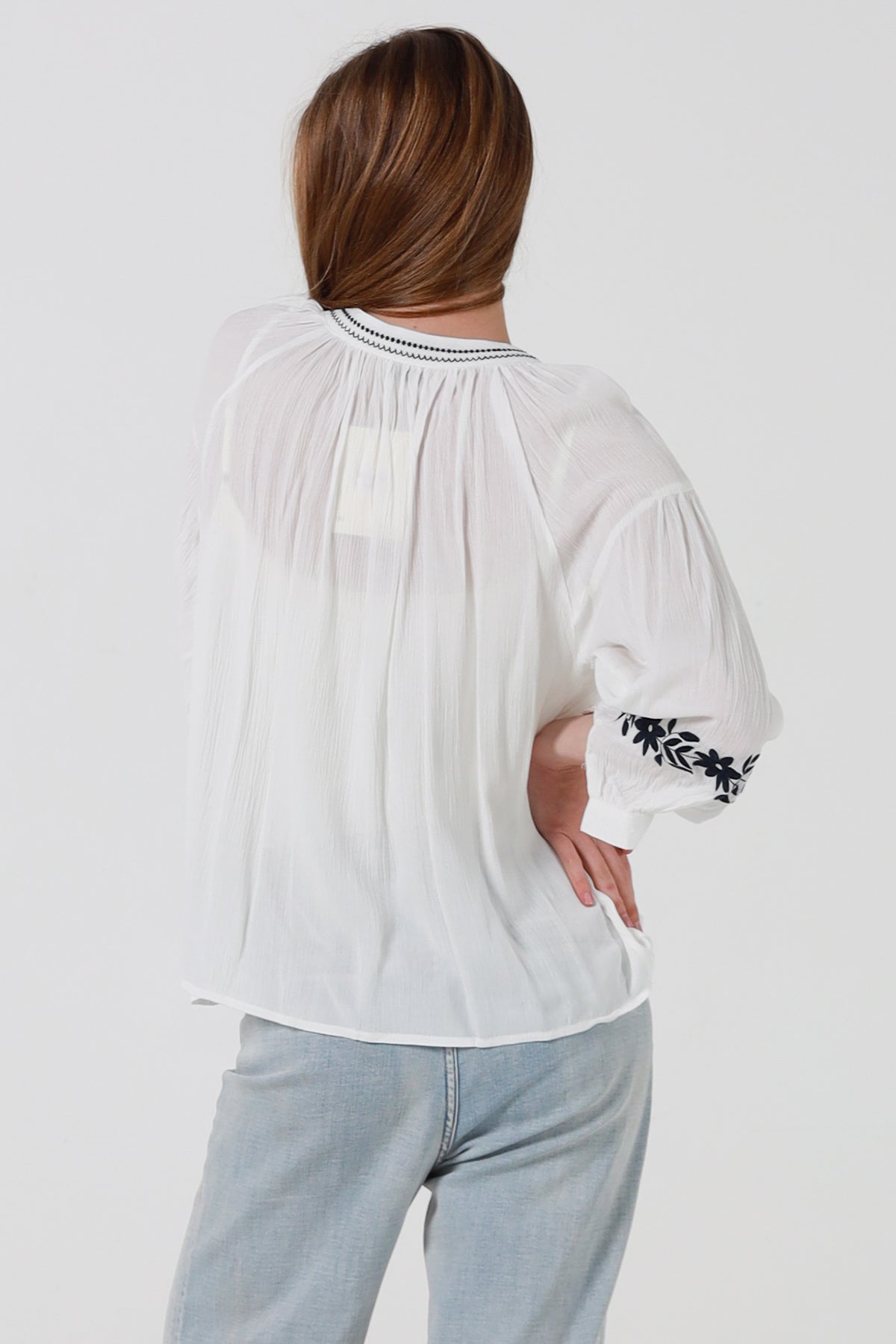 JL0009 Embroidered Top