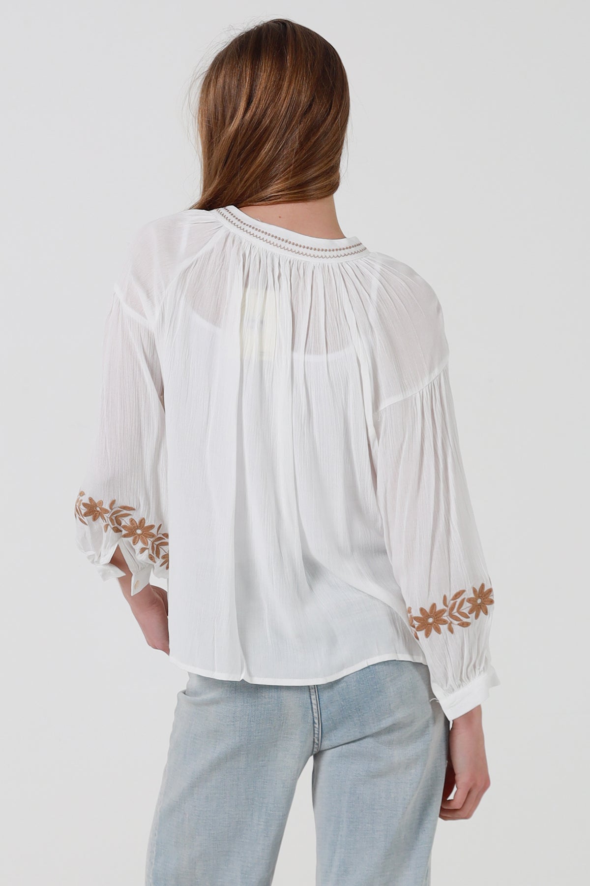 JL0010 Embroidered Top