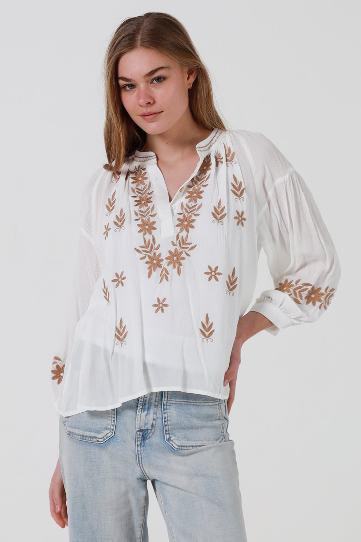 JL0010 Embroidered Top