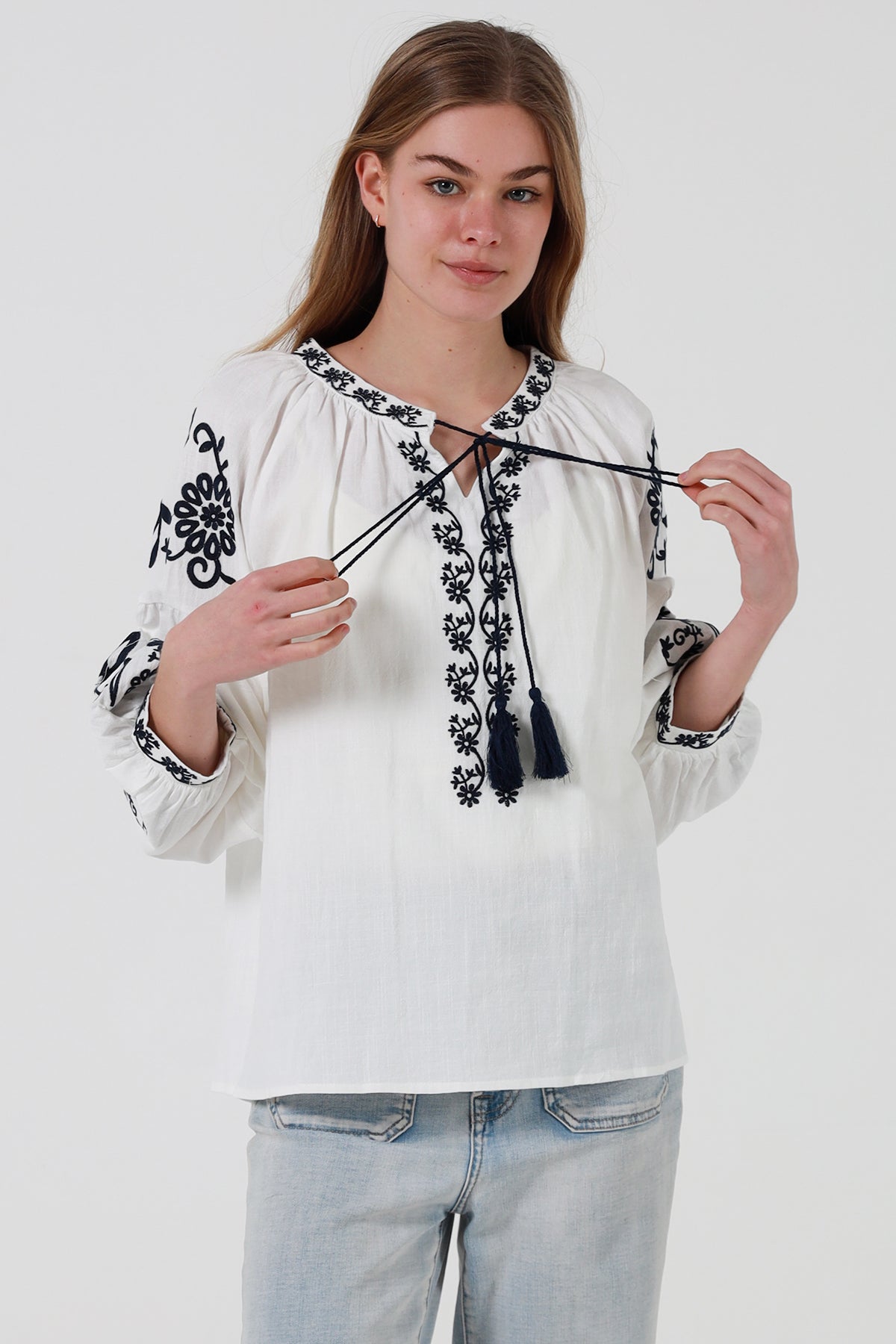 JL0011 Embroidered Top