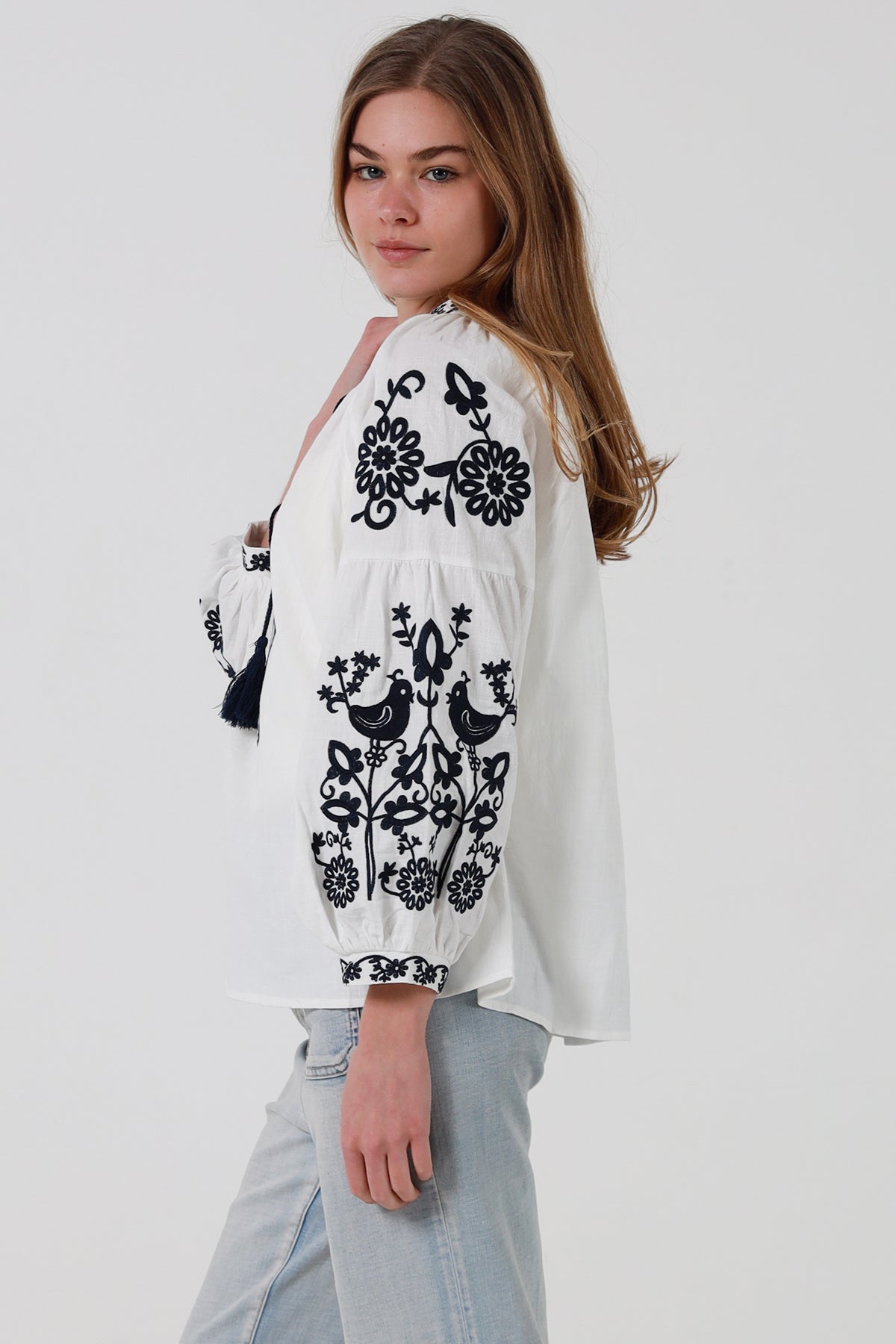 JL0011 Embroidered Top