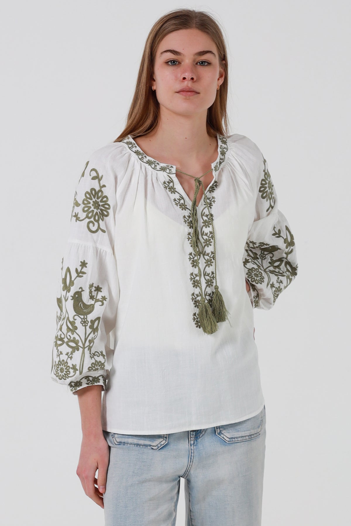 JL0012 Embroidered Top