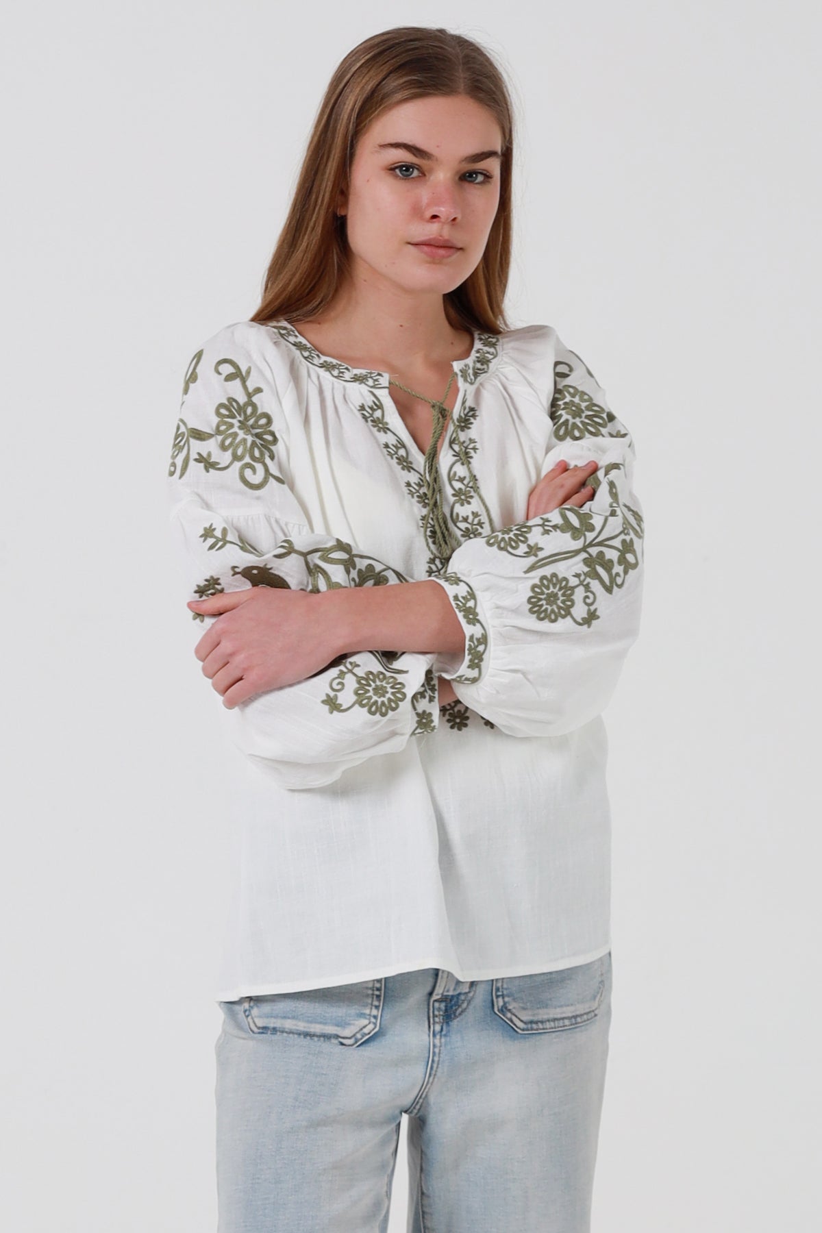 JL0012 Embroidered Top