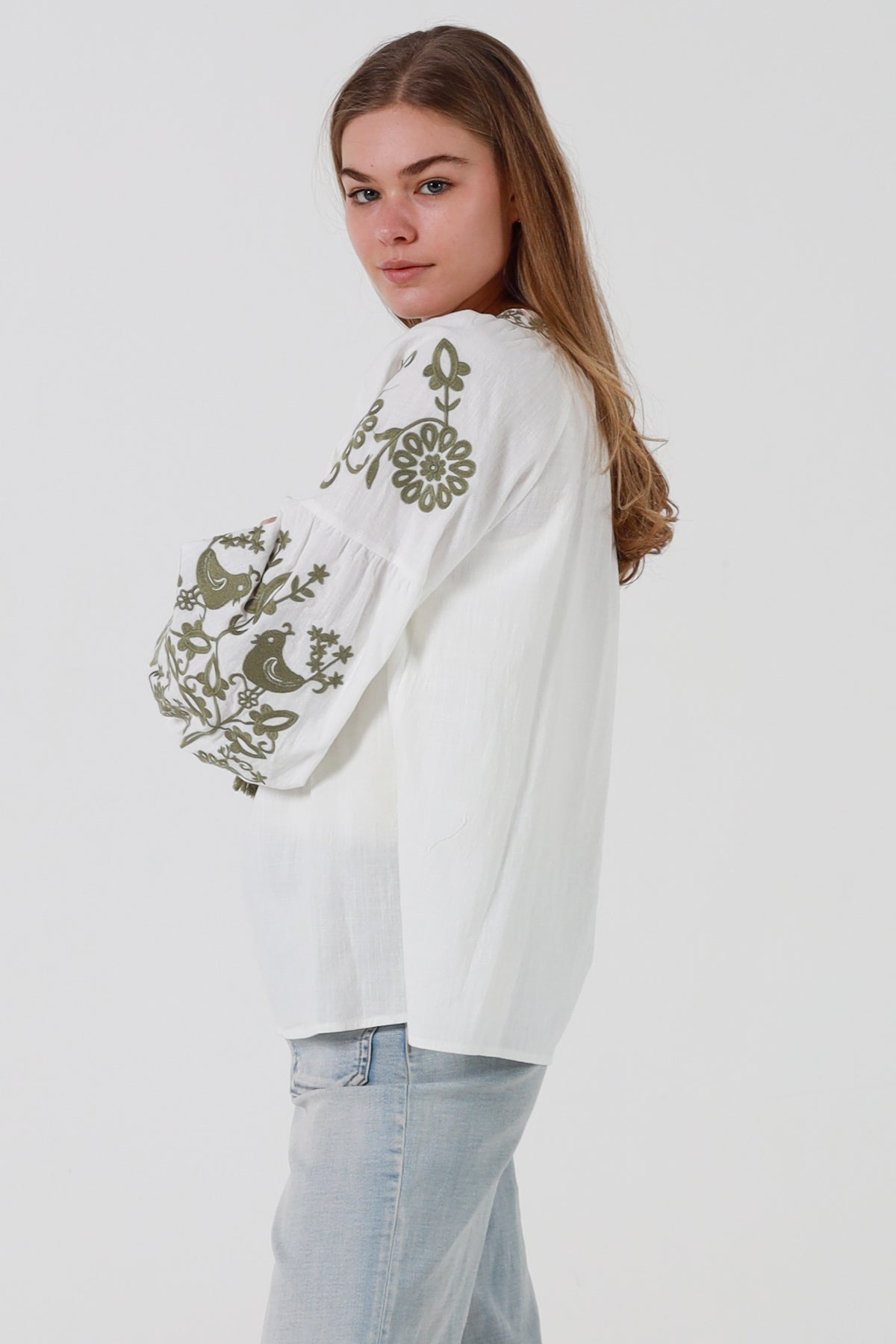 JL0012 Embroidered Top