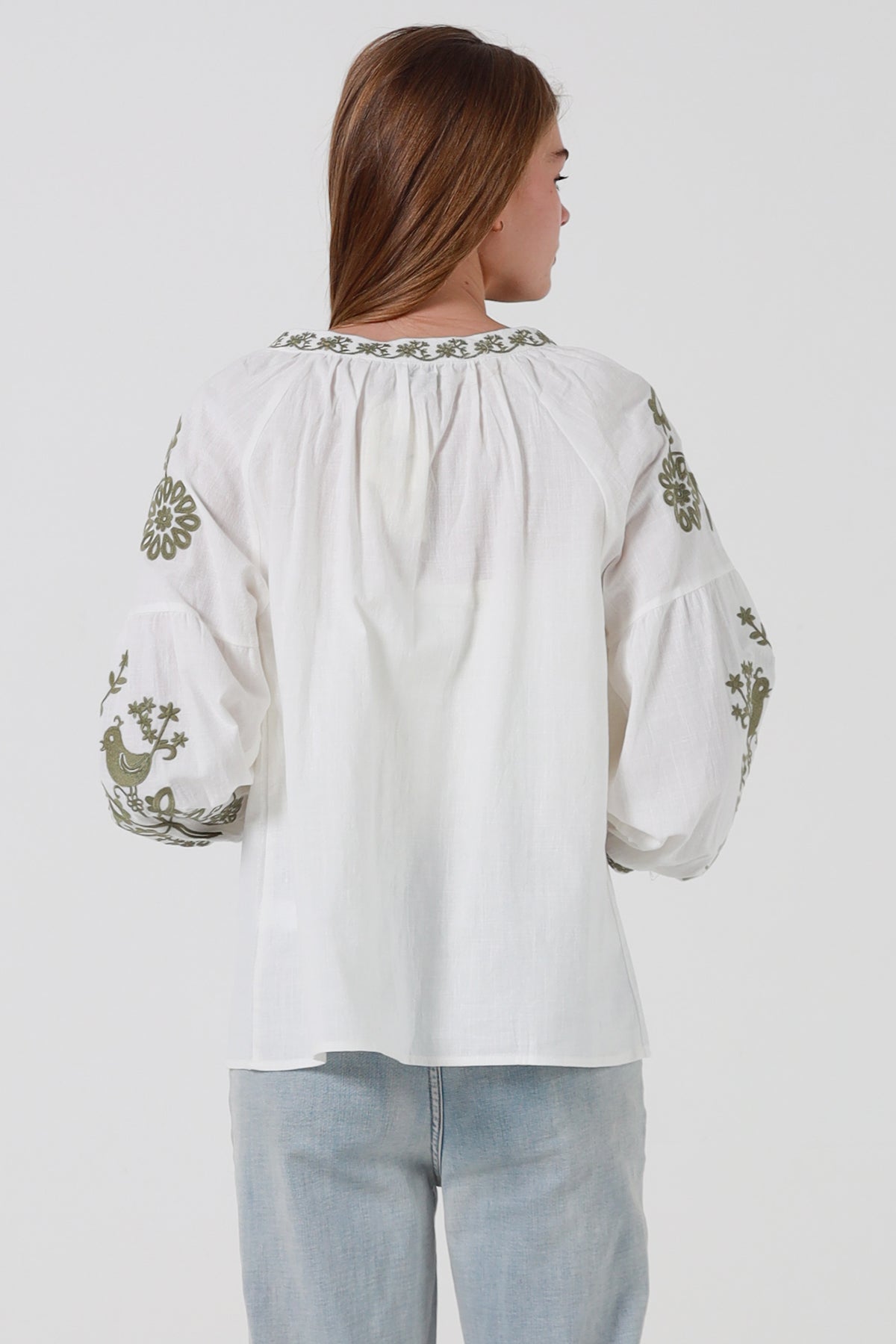 JL0012 Embroidered Top