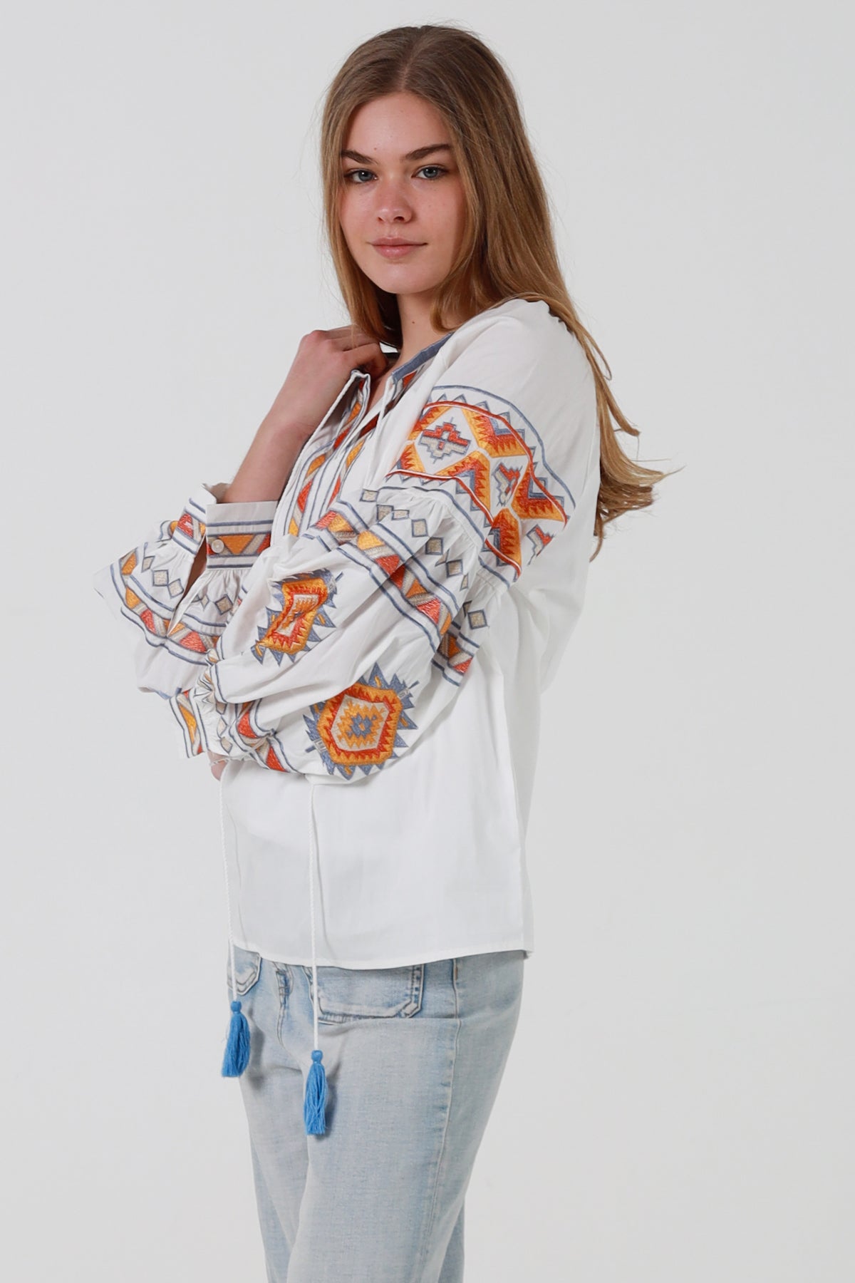 JL0013 Embroidered Top