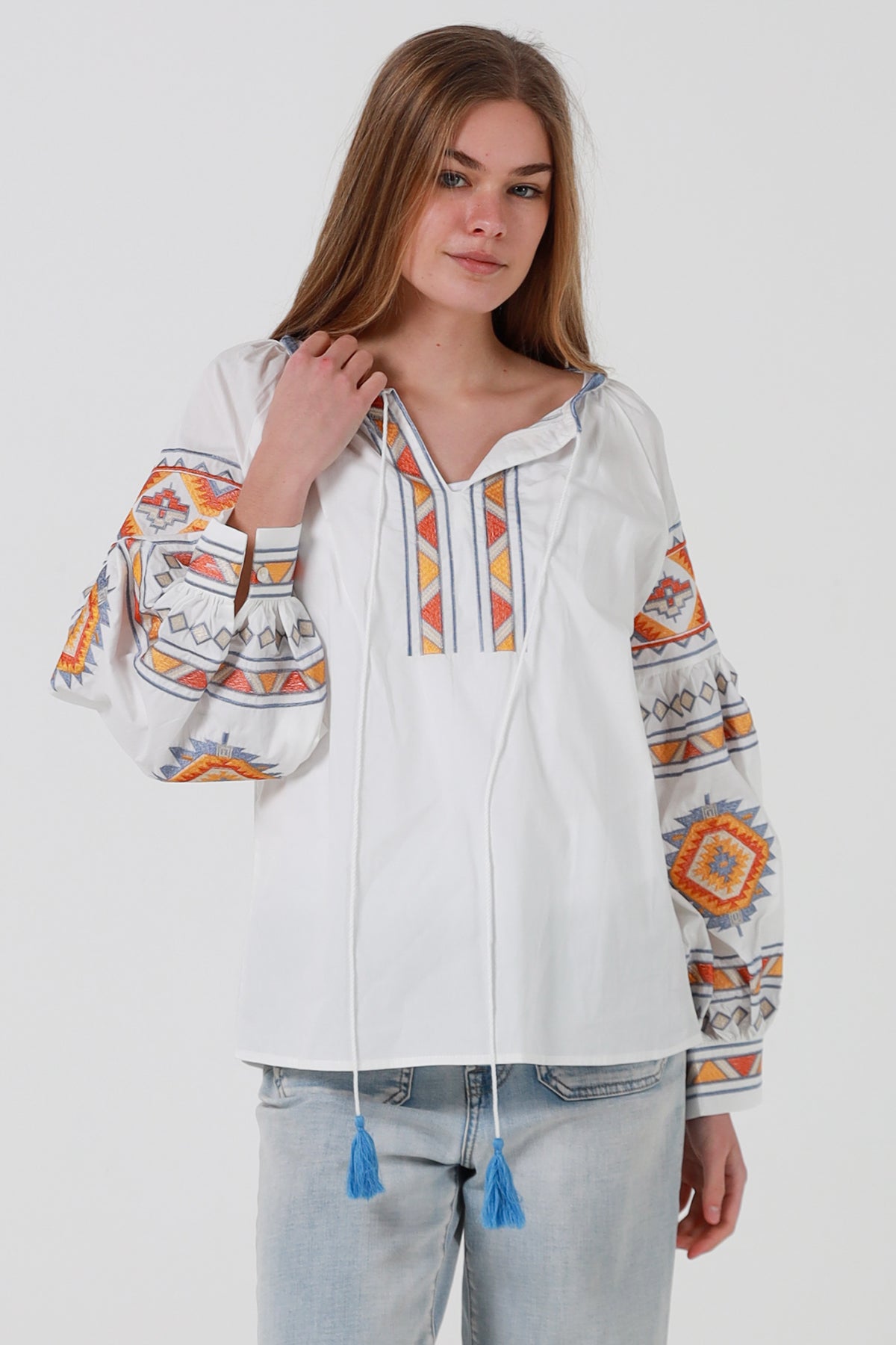 JL0013 Embroidered Top