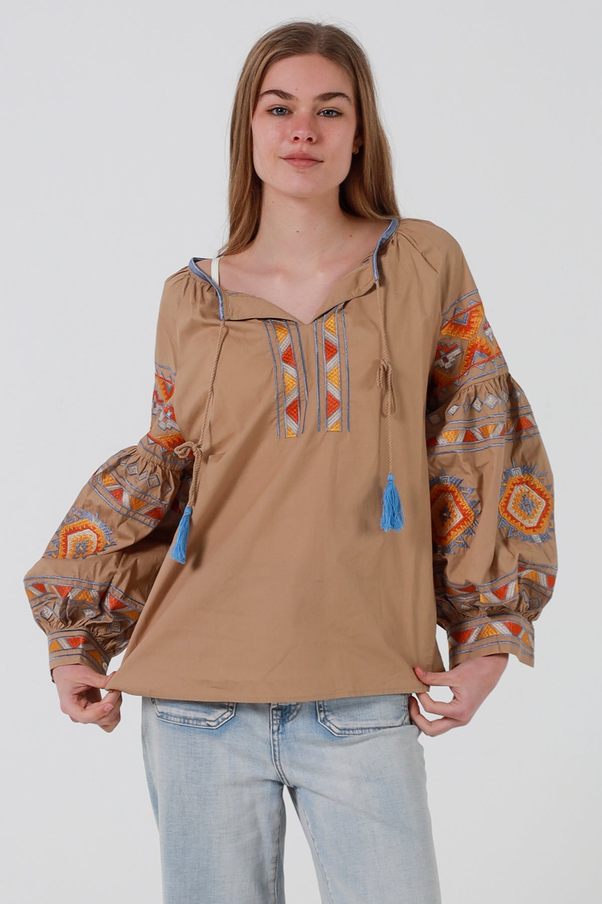 JL0014 Embroidered Top