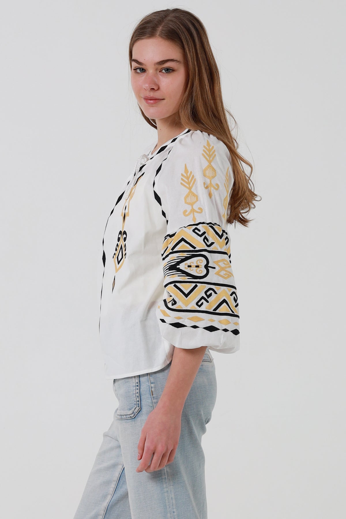 JL0015 Embroidered Top