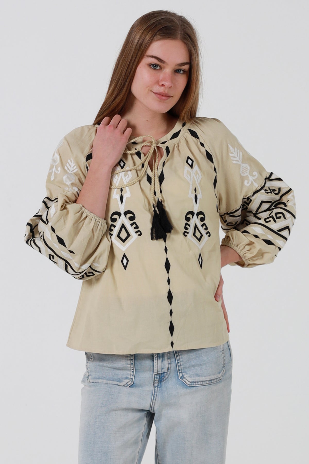 JL0016 Embroidered Top