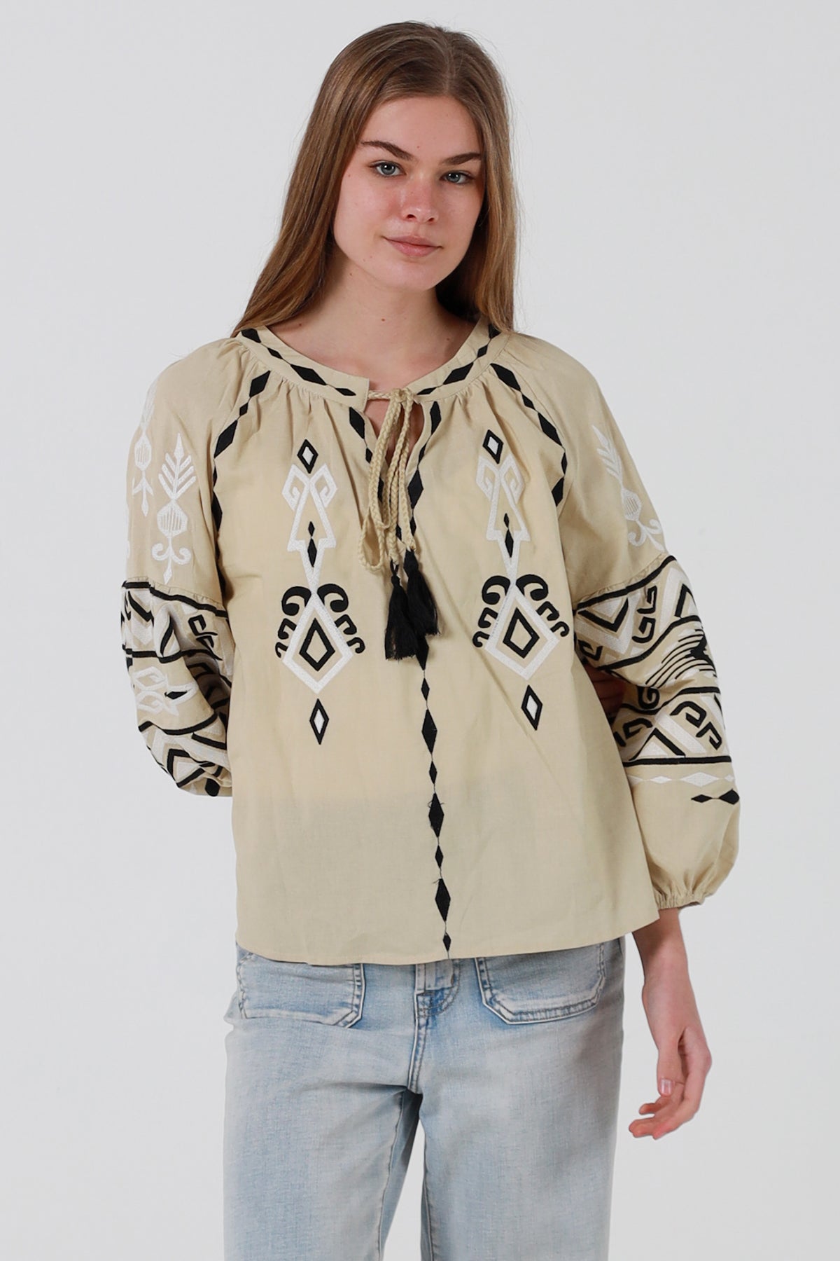 JL0016 Embroidered Top