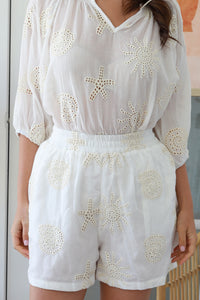 LG0019SPA White Shorts