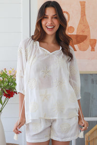 LG0019SPA White Shorts