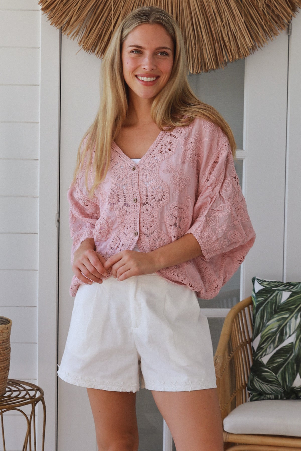 LY0245